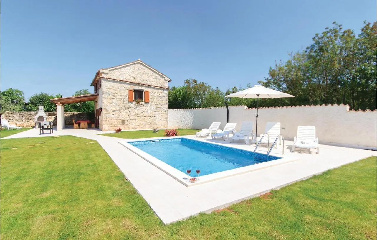 Stunning Home In Filipana With Kitchen Croatia