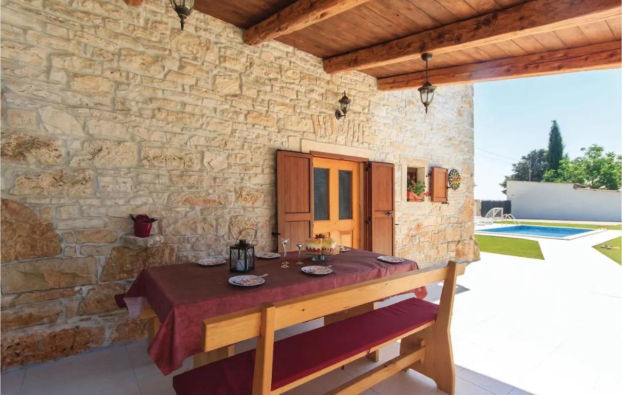 Holiday home Stunning Home In Filipana With Kitchen