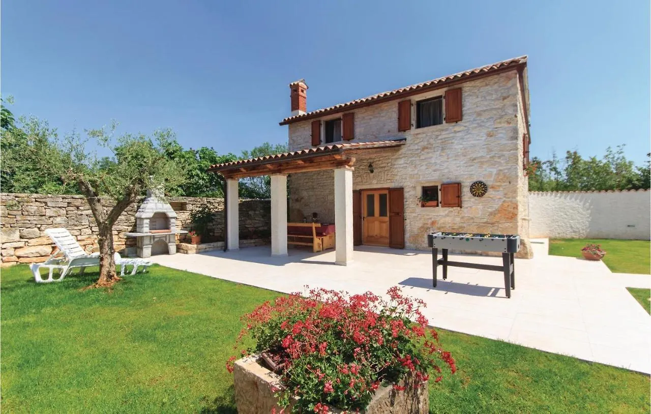 Stunning Home In Filipana With Kitchen 0*,