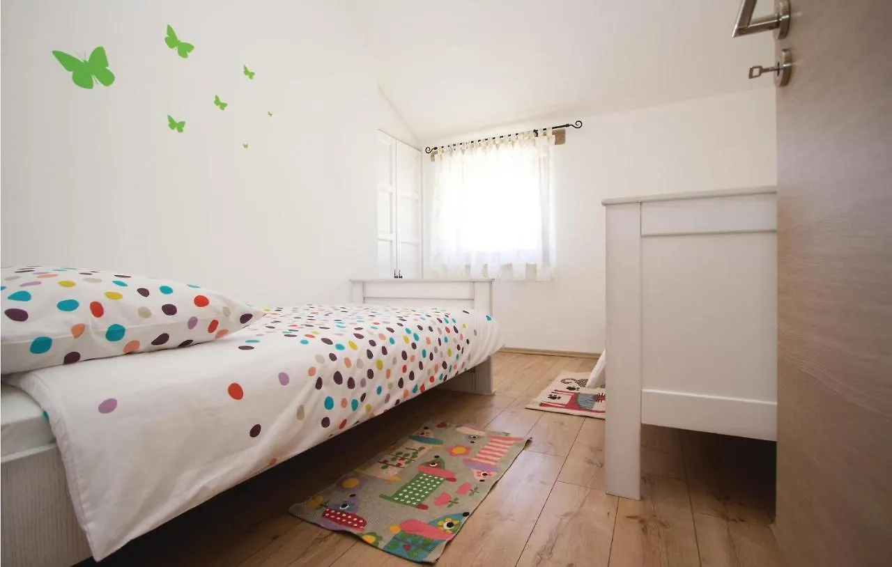 Holiday home Stunning Home In Filipana With Kitchen